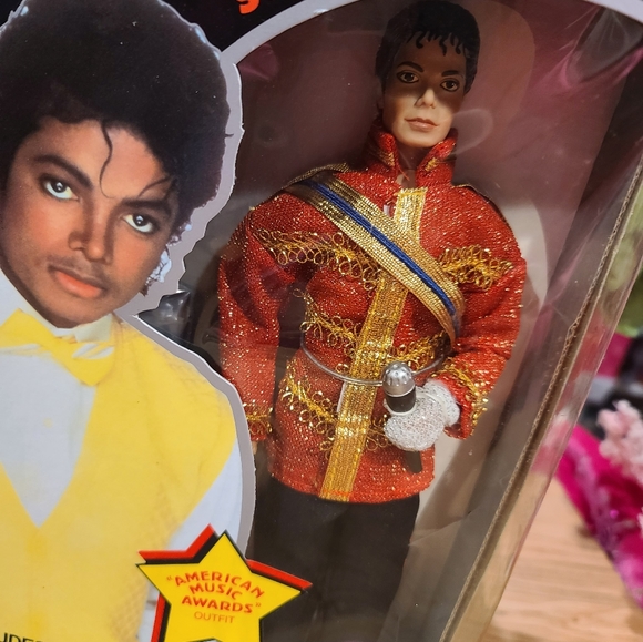 NEW! 1984 MICHAEL JACKSON AMERICAN MUSIC AWARDS DOLL! - Picture 4 of 10